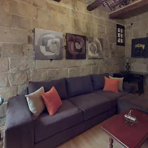 https://central-2-bedroom-apartment-in-valletta.hotelssaintjulians.com